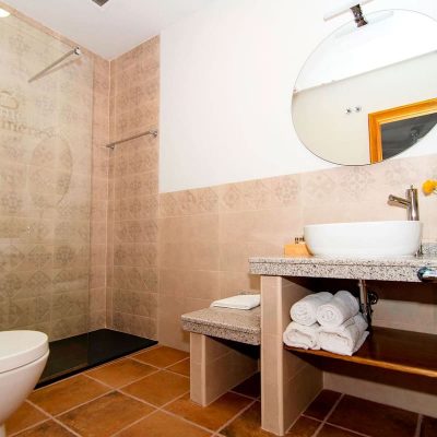 bano-casa-rural-la-molinera-hurdes